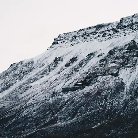 In * Longyearbyen