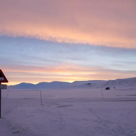 In * Longyearbyen